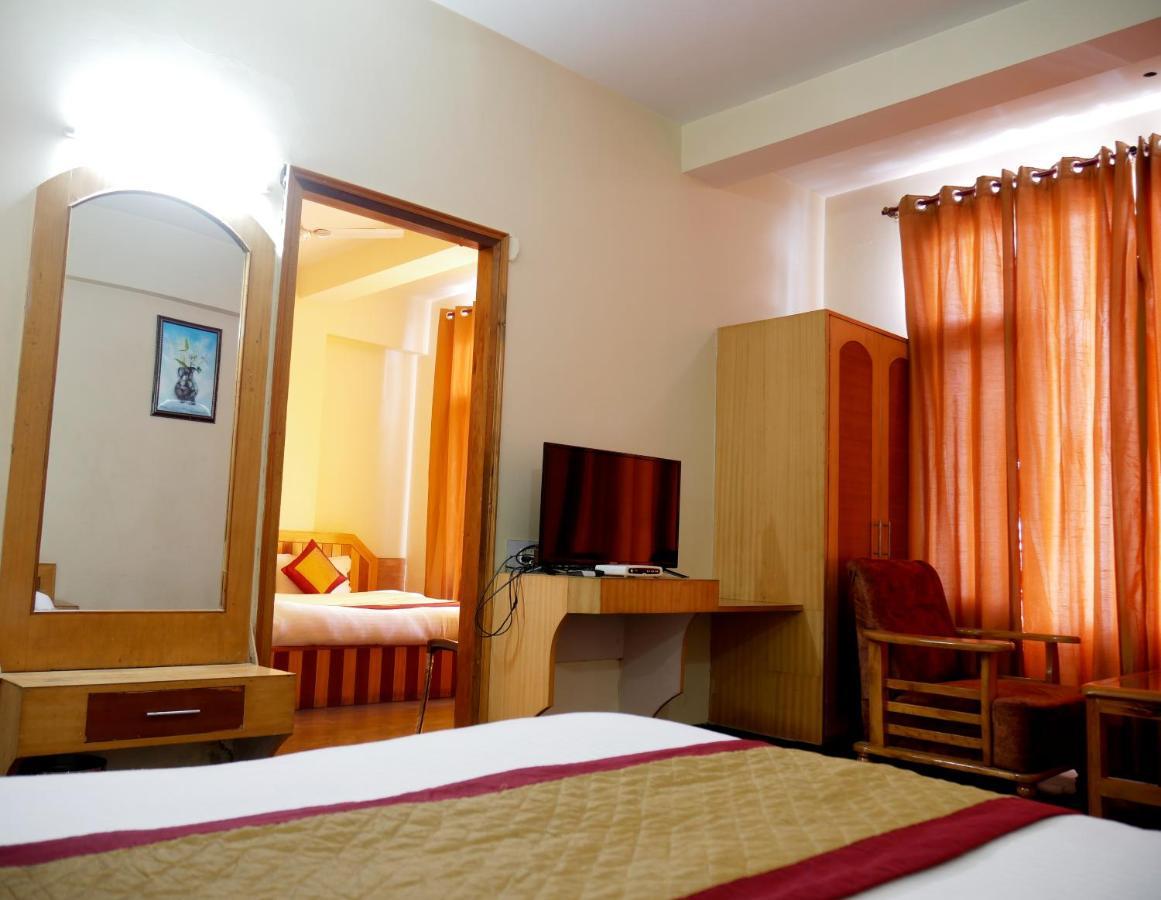 New Ambika International Mall Road Hotel Manāli Exteriér fotografie