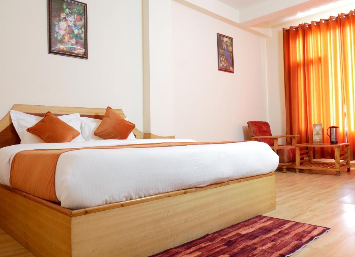 New Ambika International Mall Road Hotel Manāli Exteriér fotografie