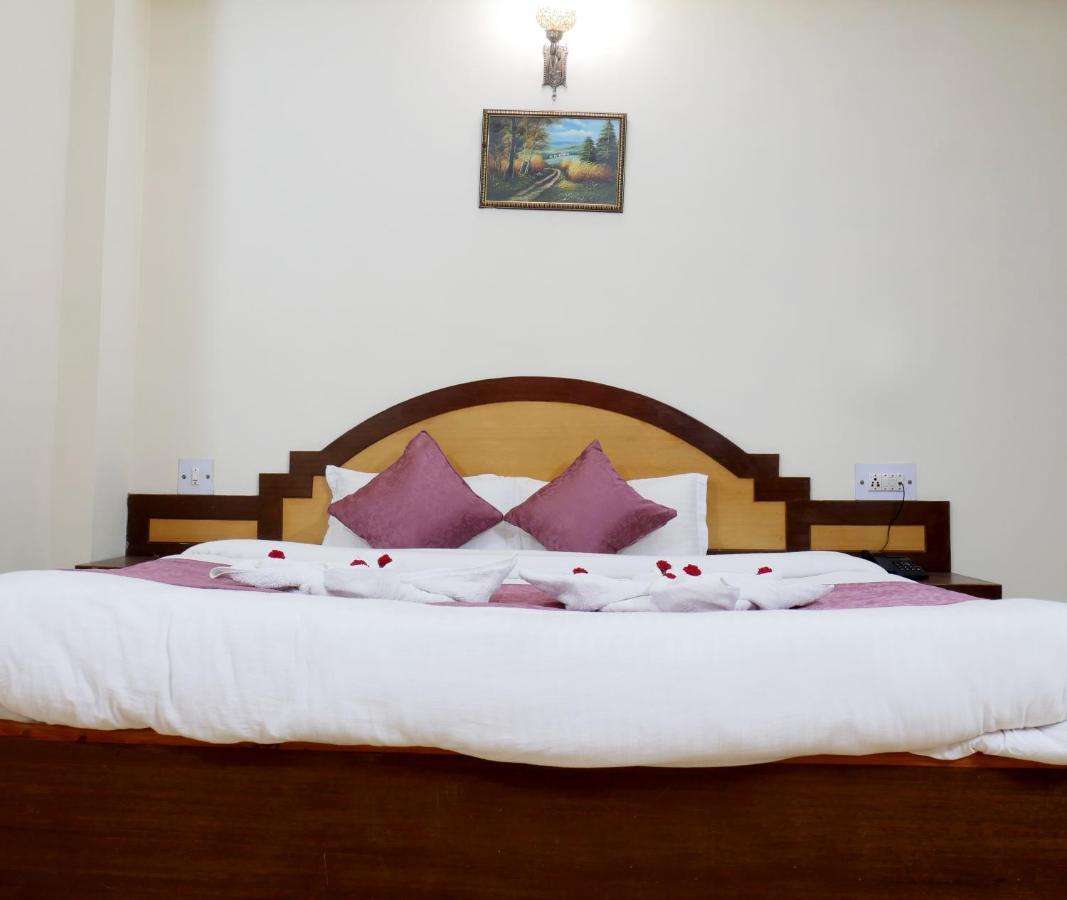New Ambika International Mall Road Hotel Manāli Exteriér fotografie