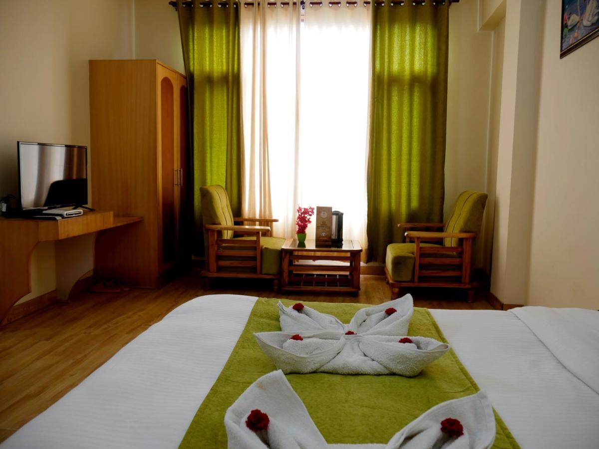 New Ambika International Mall Road Hotel Manāli Exteriér fotografie