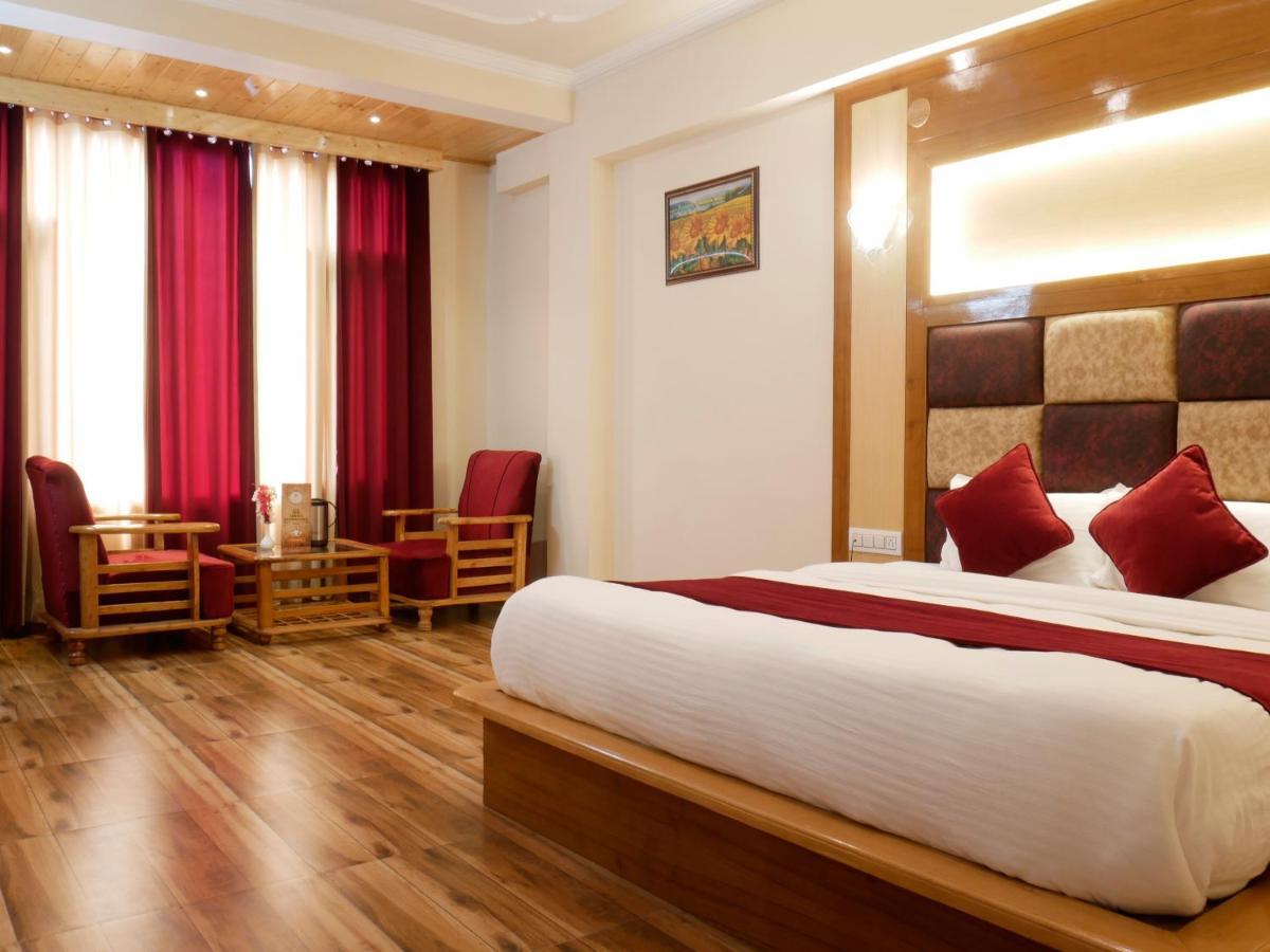New Ambika International Mall Road Hotel Manāli Exteriér fotografie