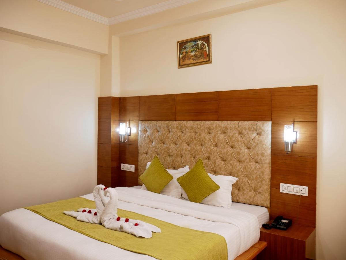 New Ambika International Mall Road Hotel Manāli Exteriér fotografie