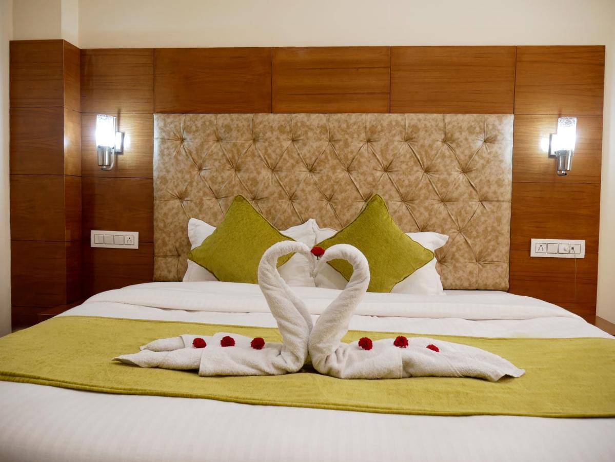 New Ambika International Mall Road Hotel Manāli Exteriér fotografie