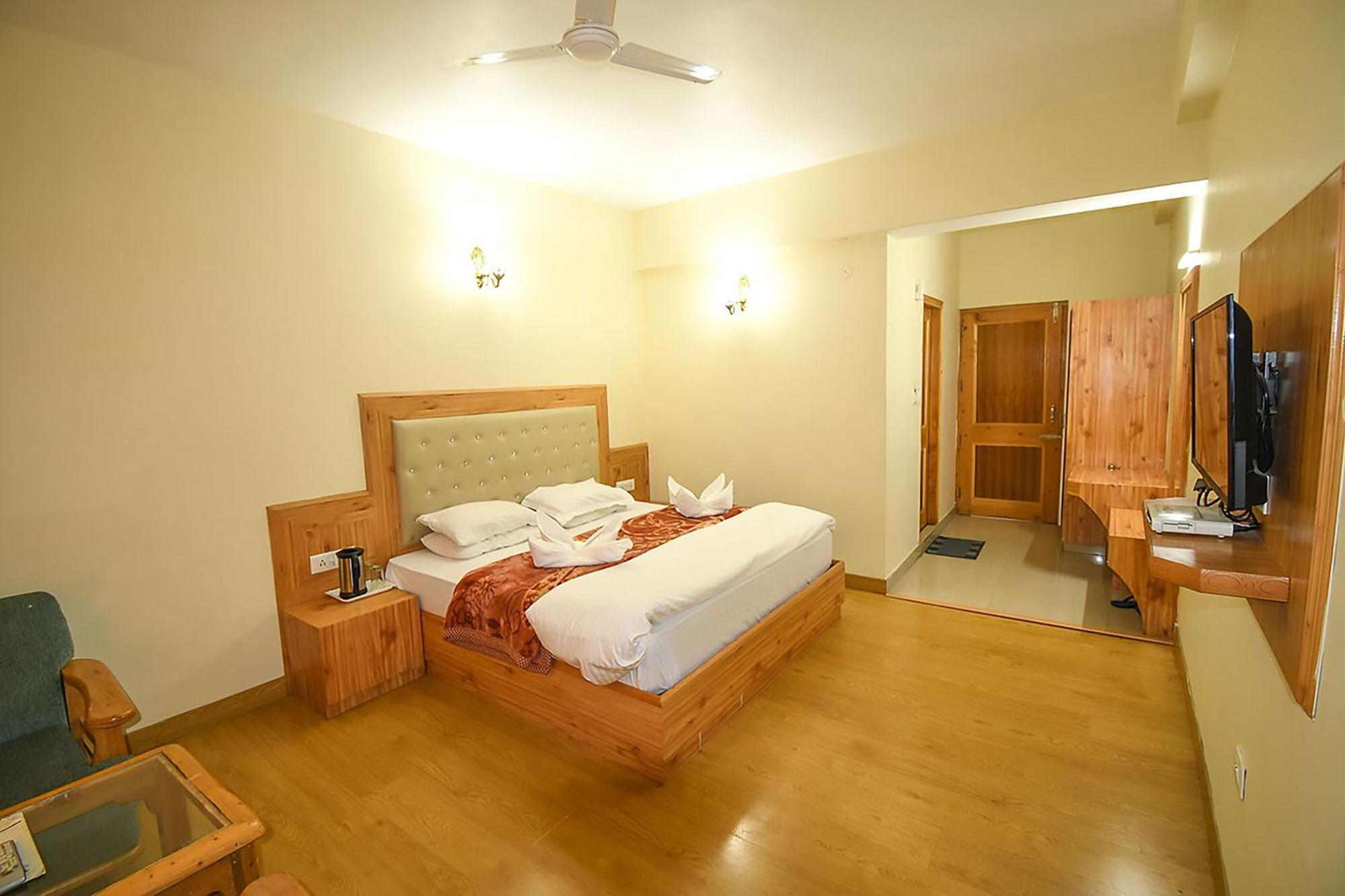New Ambika International Mall Road Hotel Manāli Exteriér fotografie