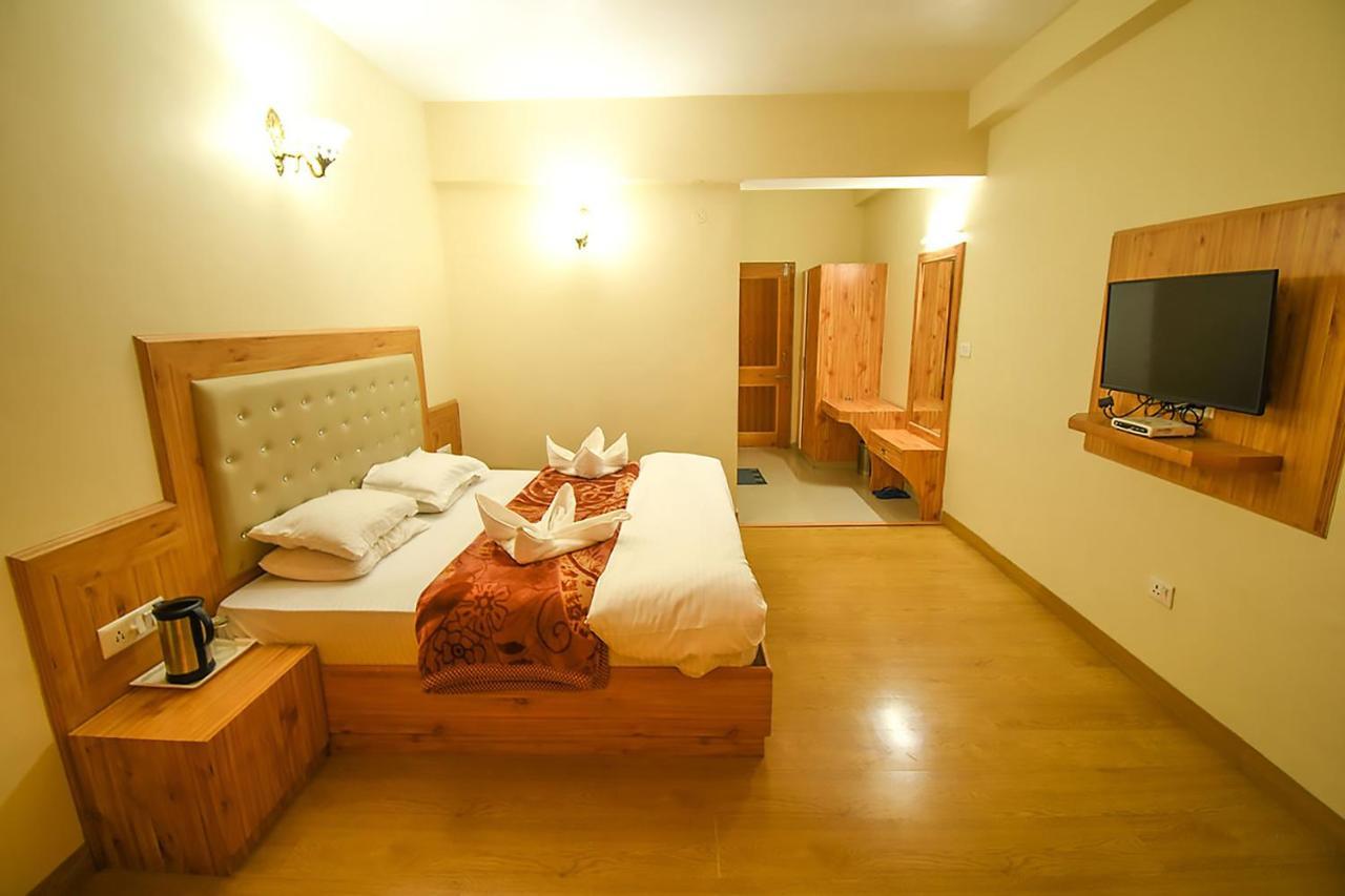 New Ambika International Mall Road Hotel Manāli Exteriér fotografie