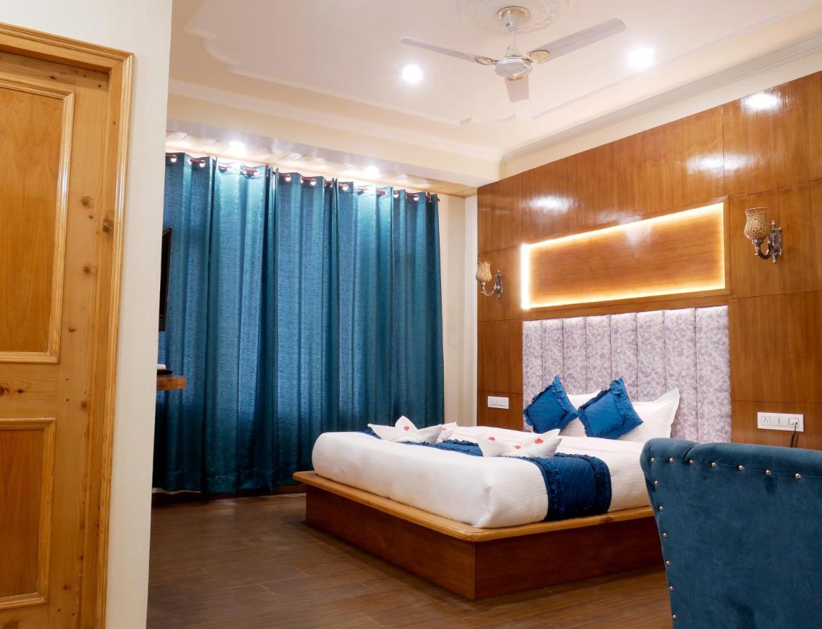 New Ambika International Mall Road Hotel Manāli Exteriér fotografie