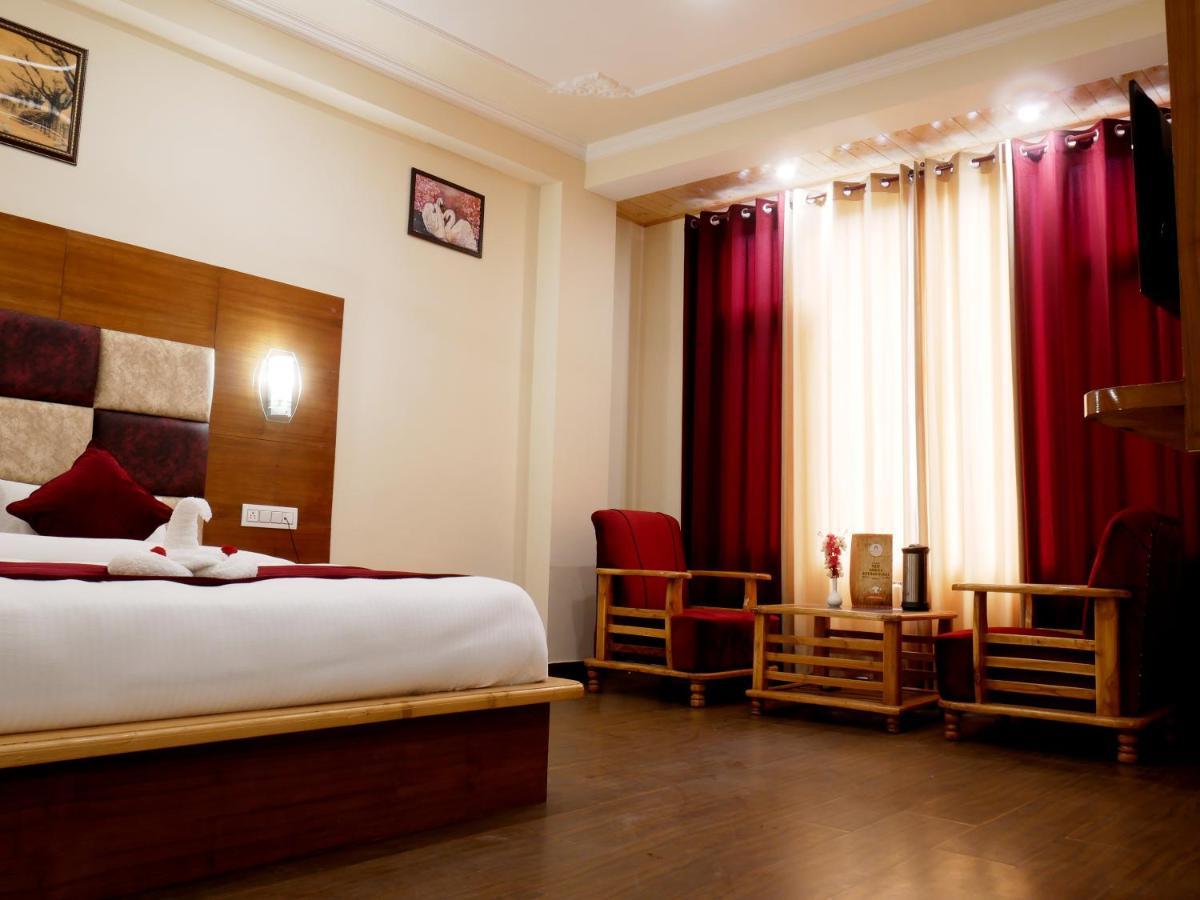 New Ambika International Mall Road Hotel Manāli Exteriér fotografie