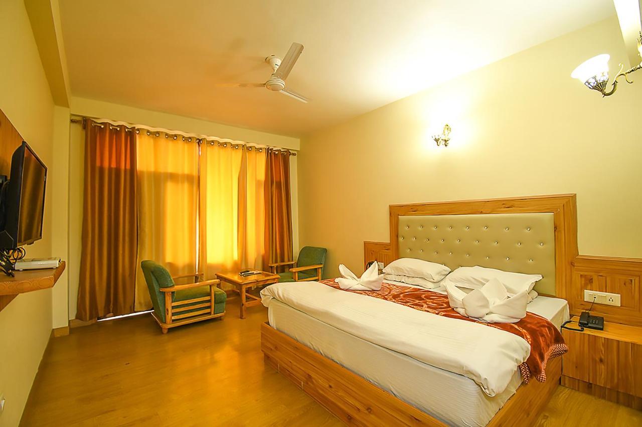 New Ambika International Mall Road Hotel Manāli Exteriér fotografie