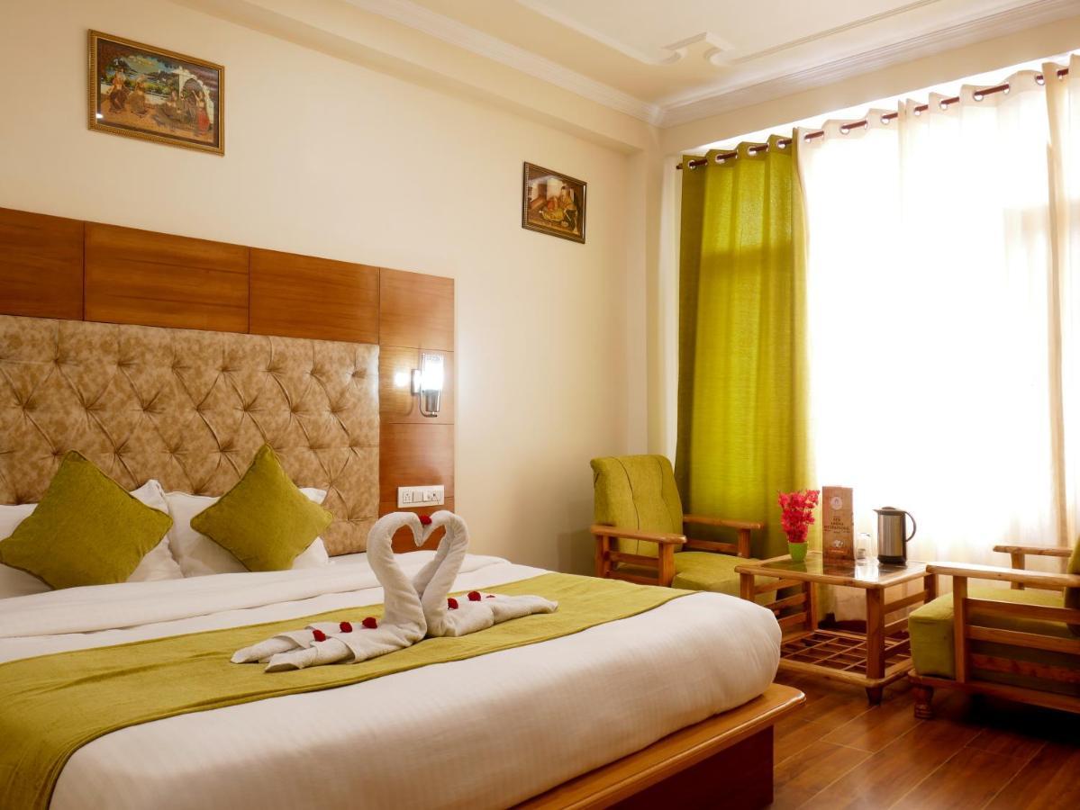 New Ambika International Mall Road Hotel Manāli Exteriér fotografie