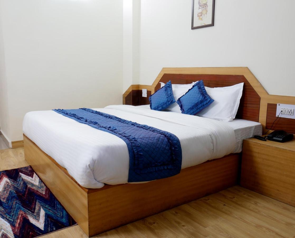 New Ambika International Mall Road Hotel Manāli Exteriér fotografie