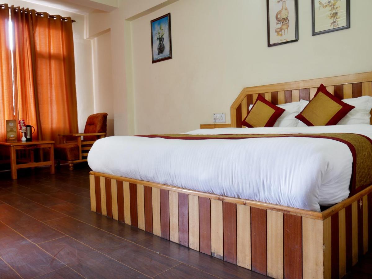 New Ambika International Mall Road Hotel Manāli Exteriér fotografie