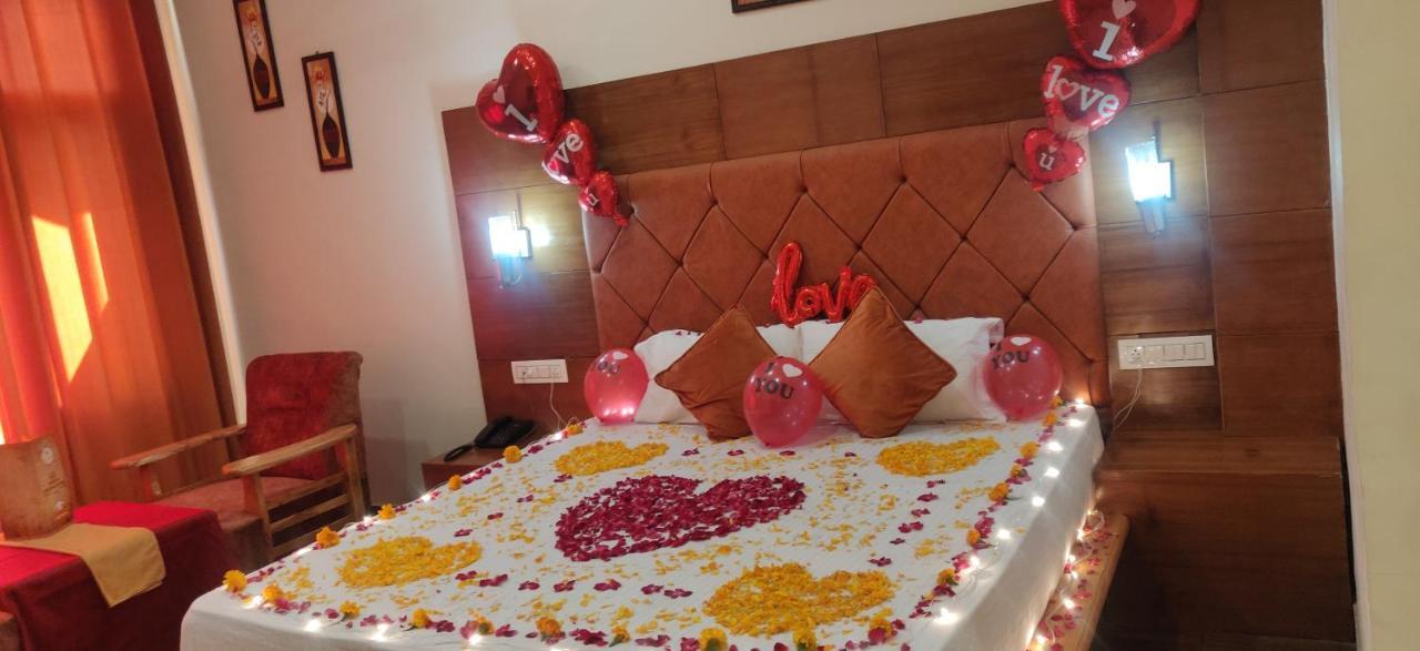 New Ambika International Mall Road Hotel Manāli Exteriér fotografie