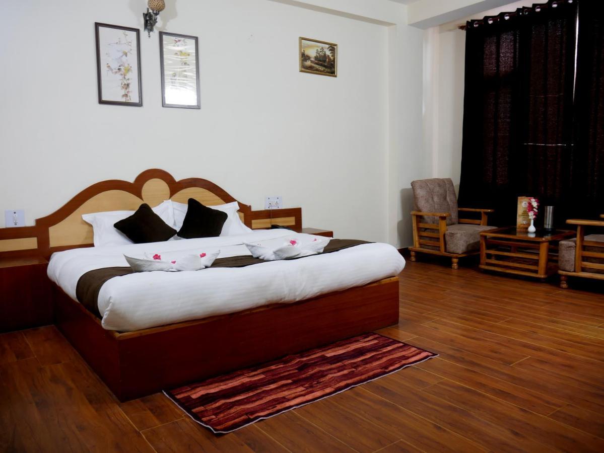 New Ambika International Mall Road Hotel Manāli Exteriér fotografie